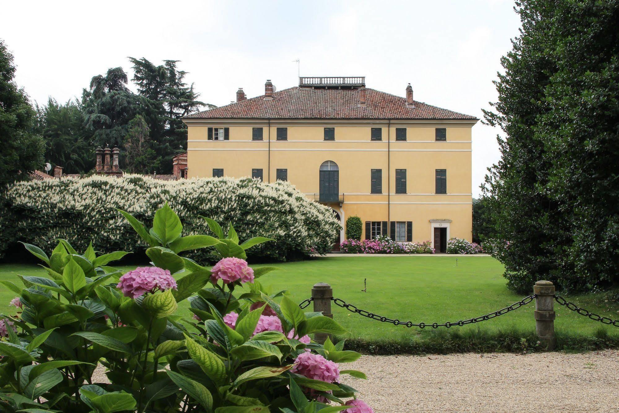 Agriturismo Il Torrione Pinerolo Exterior photo